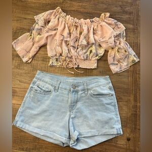 Old Navy Mid-Rise Slightly Distressed Boyfriend Jean shorts 3-inch inseam